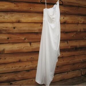 White dress elegant Mac Duggal